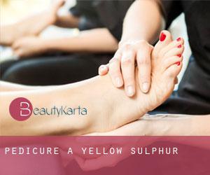 Pedicure a Yellow Sulphur